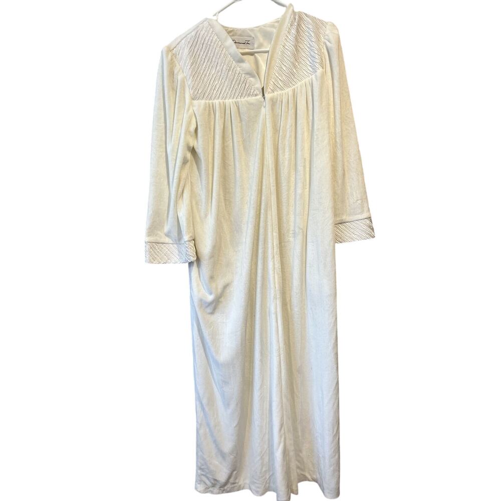 Diamond Tea Ivory Cream Velvet Robe Full zip House Coat Size Large? Pockets
